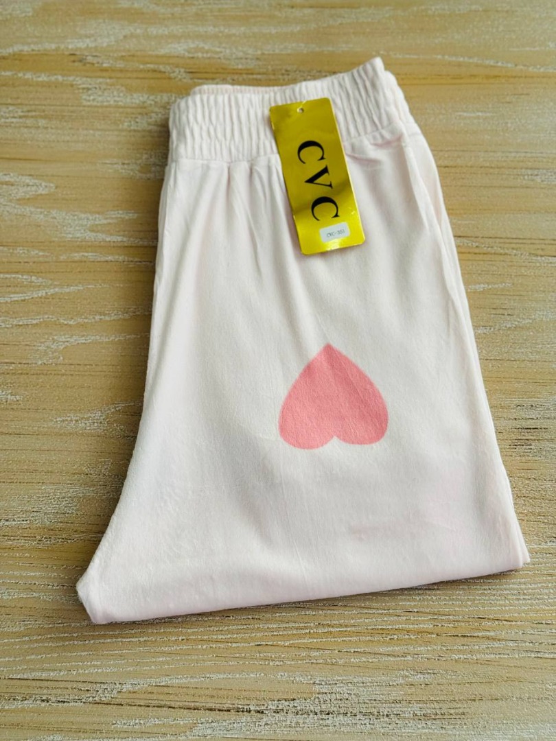 شلوار زنانه شلوار اسلش مخمل وارداتی اصلی با طرح های کیوت کد 20166 